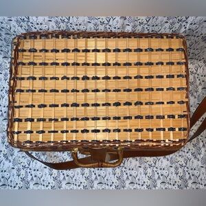 Wicker Rattan Suitcase
Style Picnic Basket for 4, Vintage $40 OBO